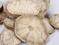 dried herb slices of Fourstamen Stephania Root are piled together