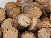 dried brownish herb segments of Fleece-flower Stem