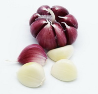 reddish Garlic bulbs and garlic cloves