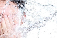 Summer Health Preservation Tips:Wash your face with cold water