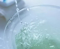 What is the goodness of washing your face with white vinegar