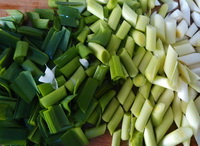 Benefits of eating Garlic seedlings: